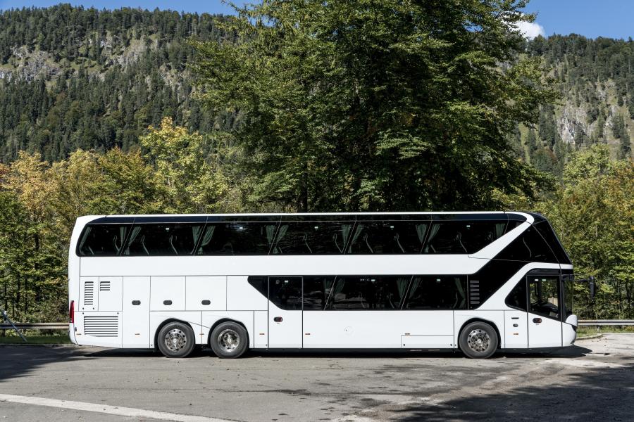  Neoplan Skyliner 2015 года  (фото 13 из 22)